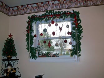 We Were WoW’d By These Christmas Themed Window Displays