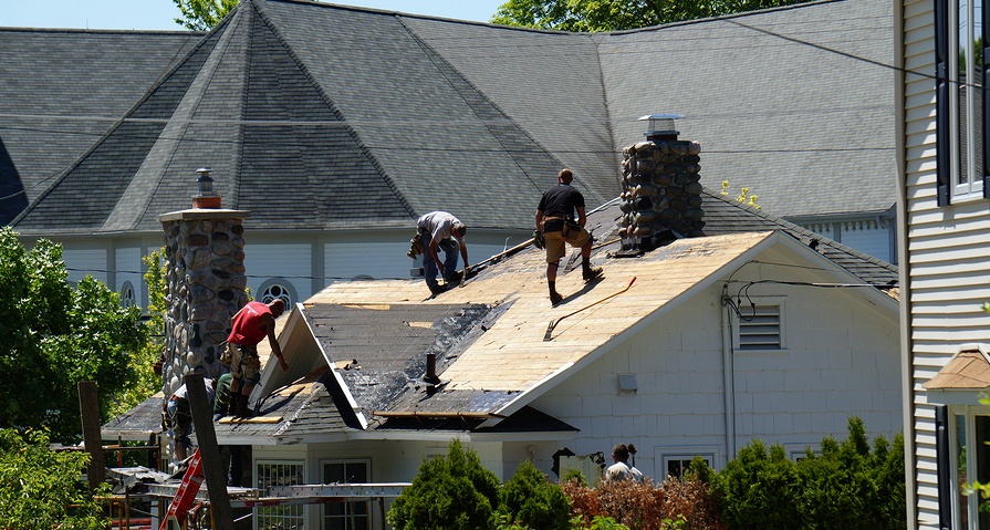 Should I Repair or Replace My Roof?